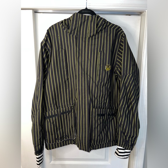 Burton Living Lining ジャケット S ホワイト/ブラック 【公式通販】